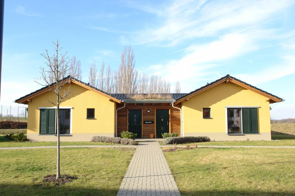 Euroville Jugend- und Sporthotel Naumburg  Exterior foto